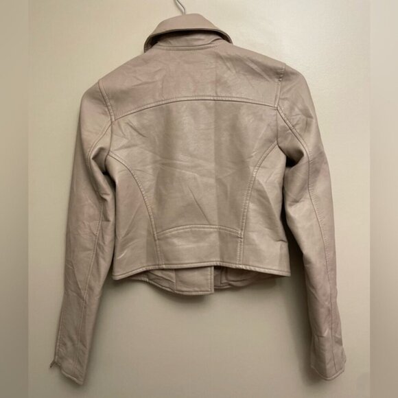 Abercrombie & Fitch Black Leather Jacket with Classic Fit - Picture 4 of 12